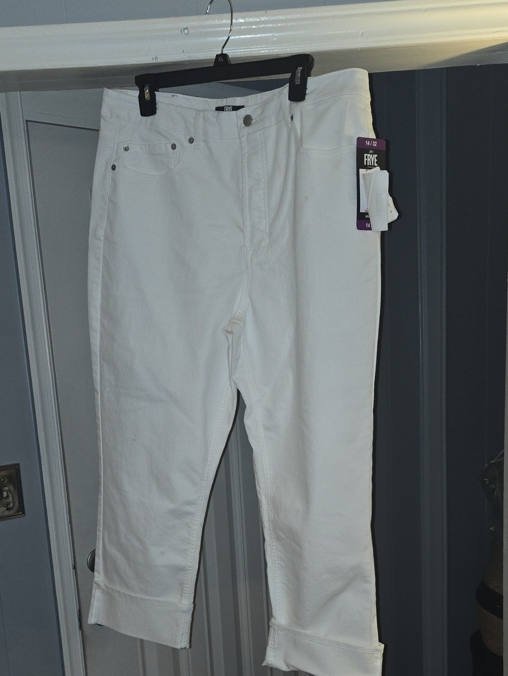 White High Rise  Frye Jeans 😍🤩